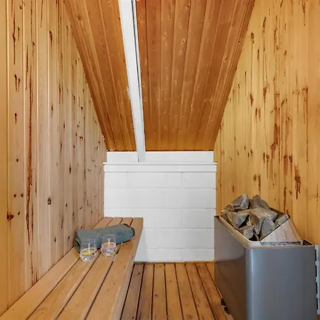 Semesterbostad Nilsa - 800m From The Sea By Interhome