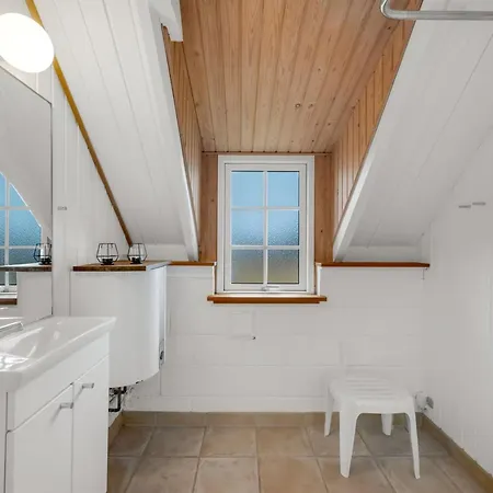 Semesterbostad Nilsa - 800m From The Sea By Interhome
